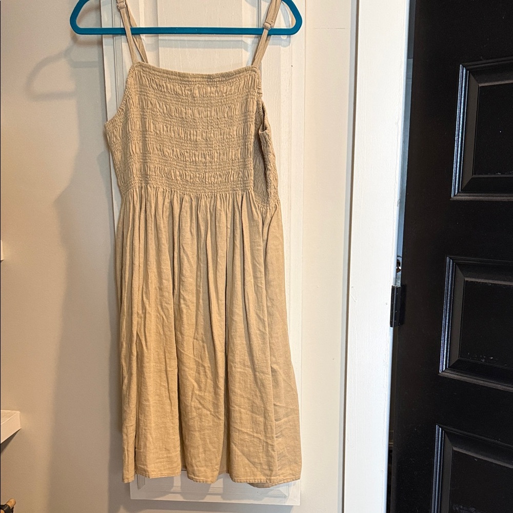 Elegant Beige Summer Dress